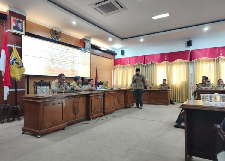 Mediasi Pilpet Kaliaman Jepara di Pemkab Jepara dihadiri Daniel Ferry Setyawan dan Kepala Dinsospermades Muh. Ali