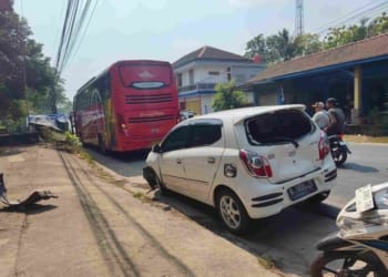 Kecelakaan Bus Hino dan Daihatsu Ayla di Bangsri Jepara
