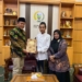 Ketua DPRD Jepara Agus Sutisna memberikan dukungan kepada M. Hafidz Mafatihul Ghoibi, pelajar asal Desa Dongos yang akan melanjutkan studi Syariah Islamiyah ke Kairo, Mesir.