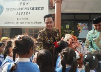 Bupati Jepara Witiarso Utomo meresmikan Pojok Pelangi Kartini di Pendopo Kartini Jepara