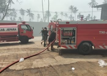 Pabrik wood pelet di Jepara terbakar diduga akibat korsleting mesin conveyor