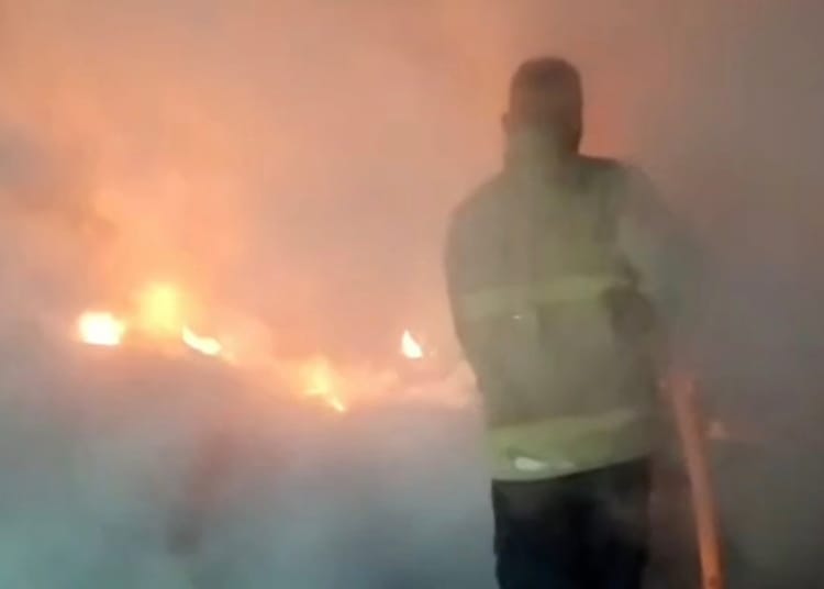 Kebakaran hebat gudang mebel di Dongos Jepara dini hari