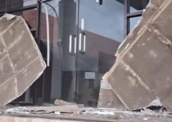 Gempa bumi M7,7 mengguncang NTT dan menyebabkan kerusakan bangunan di Labuan Bajo
