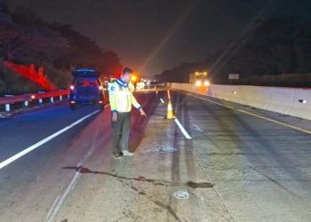 Kecelakaan beruntun di Tol Batang melibatkan ambulans yang membawa jenazah menuju Jepara
