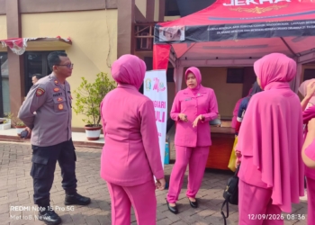 Pasar murah Kalinyamatan Jepara digelar Bhayangkari Polres Jepara dengan sembako harga terjangkau