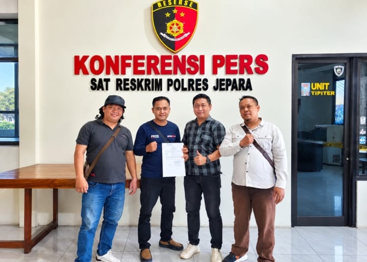 Tim kuasa hukum Metro8.news resmi mengadukan akun Facebook Suara Jepara ke Polres Jepara