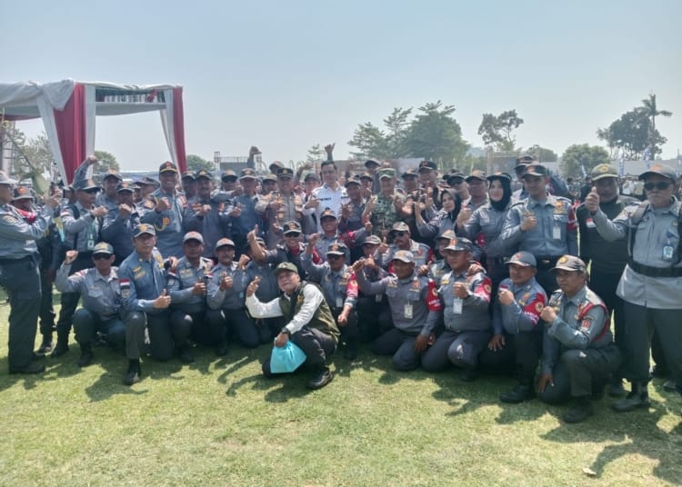 Ribuan Satlinmas Jawa Tengah berkumpul dalam Apel Akbar di Stadion Pandanaran Wujil, Kabupaten Semarang