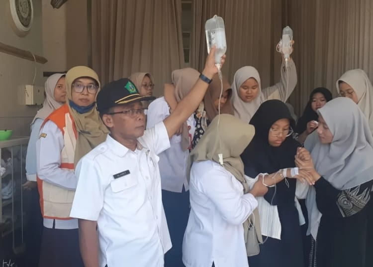 Korban keracunan MBG Sidoarjo mencapai 730 orang, puluhan masih dirawat dan kepala SPPG dicopot BGN