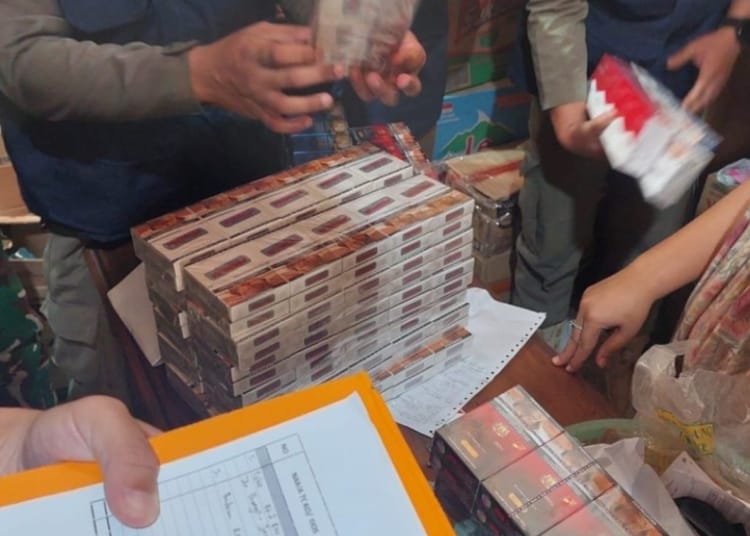 Tim gabungan menyita 4.160 batang rokok ilegal di Kembang, Jepara