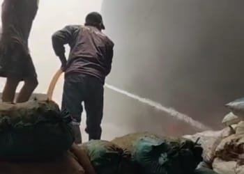 Kebakaran pabrik bahan baku industri di Pengkol Jepara