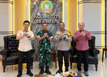 Kapolres Jepara AKBP Keris Aji Wibisono bersama Dandim 0719 Jepara dan jajaran saat kunjungan silaturahmi di Makodim Jepara.