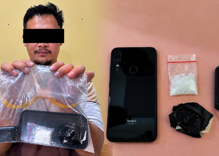 Kurir sabu di Jepara ditangkap polisi saat hendak mengambil paket narkotika di kebun pisang Desa Troso, Pecangaan.