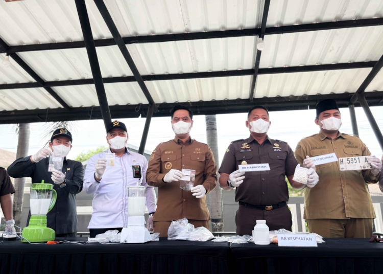Ketua DPRD Jepara Agus Sutisna menyoroti pemberantasan narkoba setelah pemusnahan 1,2 kilogram sabu oleh Kejari Jepara.