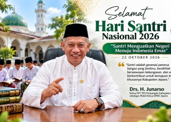 Junarso Ketua DPC PDI Perjuangan Kabupaten Jepara sekaligus Wakil Ketua DPRD Jepara mengenakan peci dalam ucapan Hari Santri Nasional 2026.