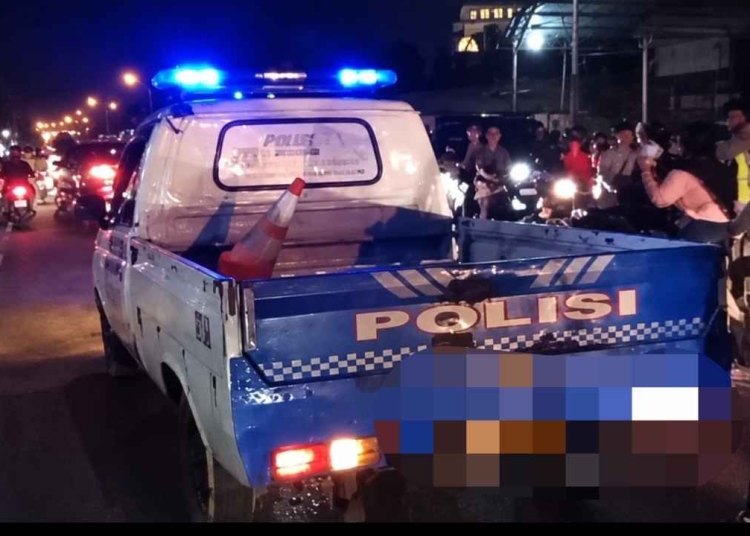 Kecelakaan Lebuawu Jepara di Jalan Raya Jepara-Kudus yang mengakibatkan seorang pengendara motor meninggal dunia.