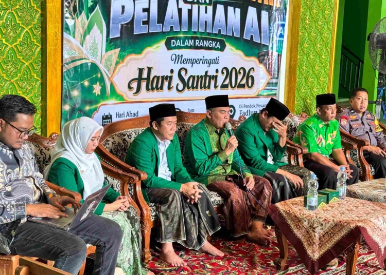 DPC PPP Jepara menggelar program Back to Pesantren dengan pendidikan politik dan pelatihan AI bagi 330 santri di SMK Fadlun Nafis Bangsri.