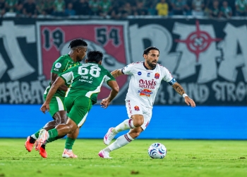 Persijap Jepara menghadapi Persebaya Surabaya dalam lanjutan Super League 2026/2027 di Stadion Gelora Bung Tomo.