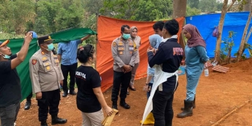 Tersangka kasus dugaan pembunuhan IRT di Jepara ditahan Polres Jepara setelah makam SYT asal Bangsri diekshumasi.