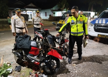 Tabrakan Honda Vario vs Honda Scoopy di Donorojo Jepara menyebabkan satu orang meninggal dunia dan dua orang terluka.