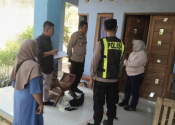 IPTU Tambar, Kapolsek Mlonggo, Jepara, membenarkan laporan dugaan pencurian iPhone 12 Pro Max dan uang tunai milik warga Desa Sekuro yang dikembalikan sehari setelah kejadian.