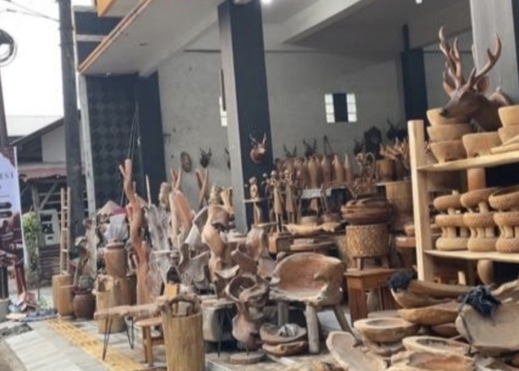 Octofest 2026 menjadi ajang promosi Jepara mebel dengan menghadirkan 117 live showroom di Sentra Mebel Ukir Mulyoharjo.