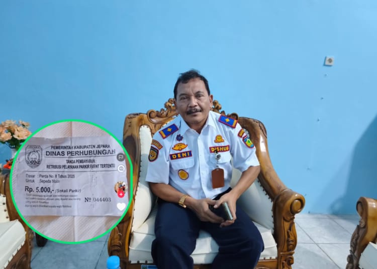 Kadishub Jepara Deni Hendarko menjelaskan polemik tarif parkir Rp5.000 di Alun-Alun Jepara
