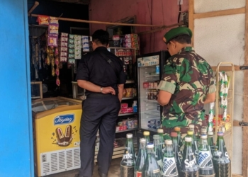 Petugas gabungan melakukan operasi pasar rokok ilegal di Jepara dan mengamankan 2.960 batang rokok dari dua toko di Desa Sukosono, Kecamatan Kedung, dan Desa Pendem, Kecamatan Kembang, Kamis (8 Oktober 2026).