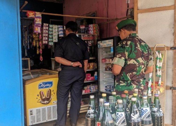 Petugas gabungan melakukan operasi pasar rokok ilegal di Jepara dan mengamankan 2.960 batang rokok dari dua toko di Desa Sukosono, Kecamatan Kedung, dan Desa Pendem, Kecamatan Kembang, Kamis (8 Oktober 2026).