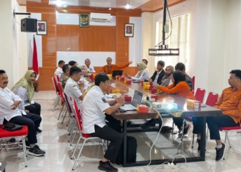 BPS Jepara Isnaini menyampaikan materi literasi statistik tentang stabilitas ekonomi di MPP Jepara, Rabu (14/10/2026).