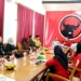 Junarso bersama jajaran DPC PDI Perjuangan dan komisioner KPU Jepara membahas pendidikan politik bagi anak muda dan peningkatan partisipasi pemilih.