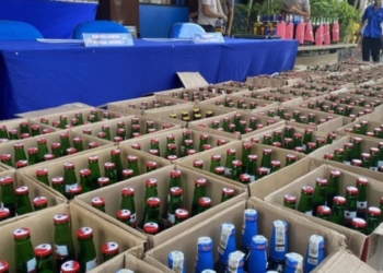 Polda Jateng mengamankan 2.604 botol miras di Karimunjawa, Jepara, beserta kapal pengangkut yang diduga berlayar tanpa dokumen resmi yang masih berlaku.